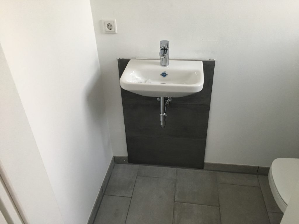 Waschbecken im Gäste-WC